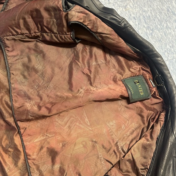 Danier leather jacket - Picture 5 of 5